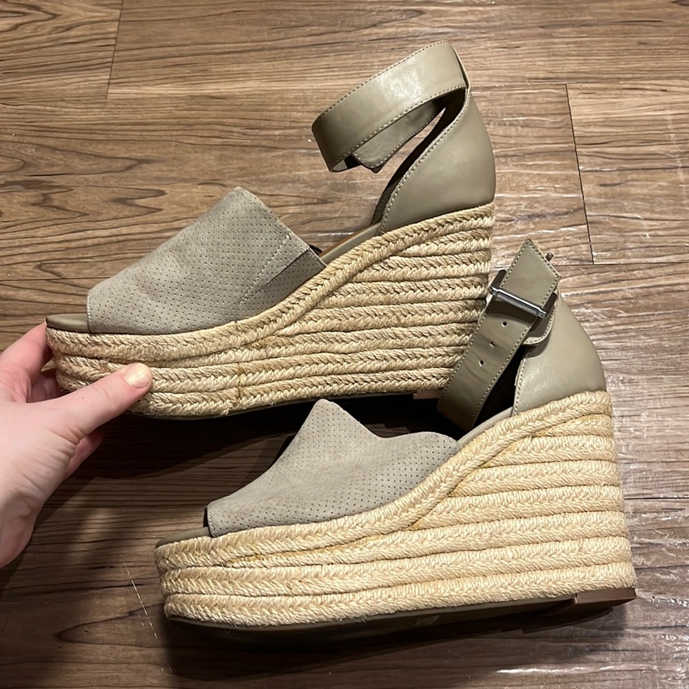 Womens taupe platform wedges size 7.5